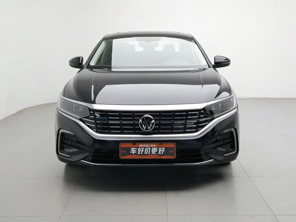 Volkswagen Passat PHEV — миниатюра 3