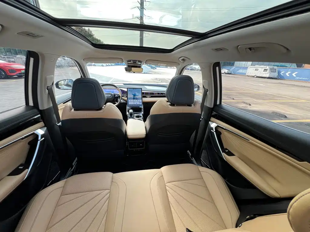 Geely Boyue L — миниатюра 11