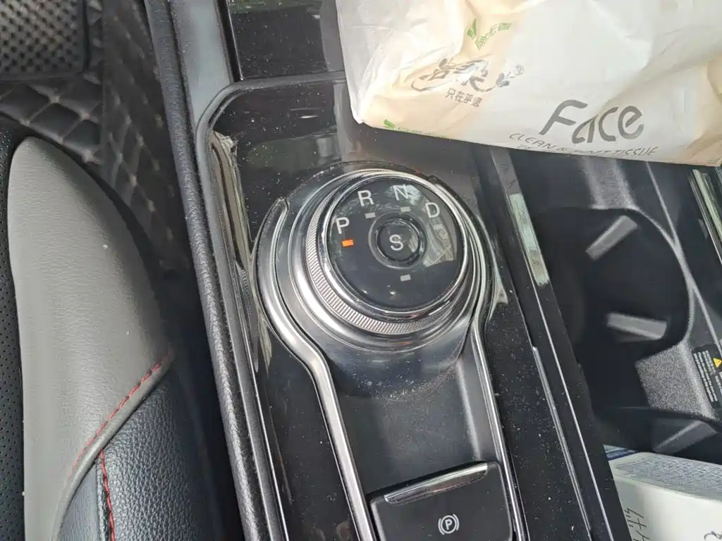 Ford Edge — миниатюра 10