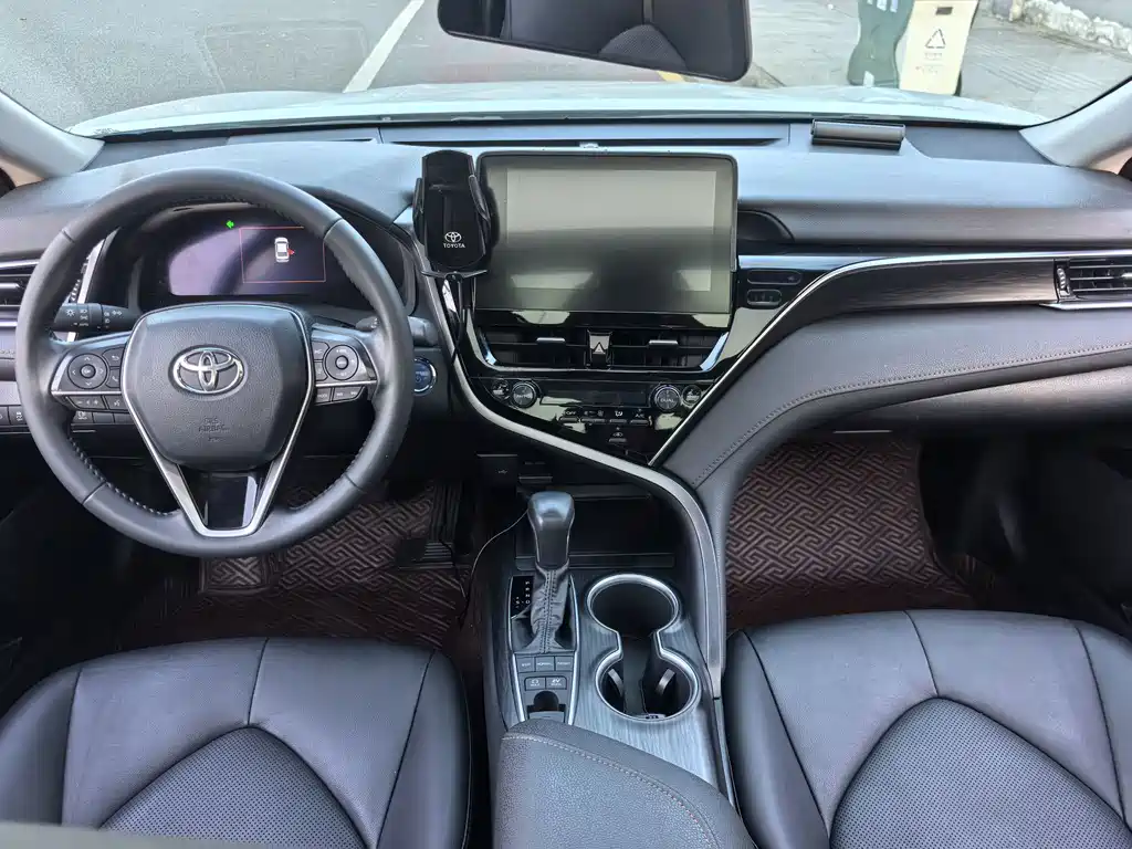 Toyota Camry — миниатюра 16