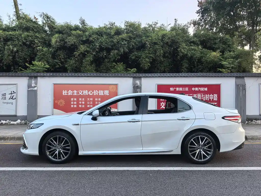 Toyota Camry — миниатюра 15
