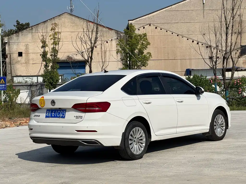 Volkswagen Lavida — миниатюра 11