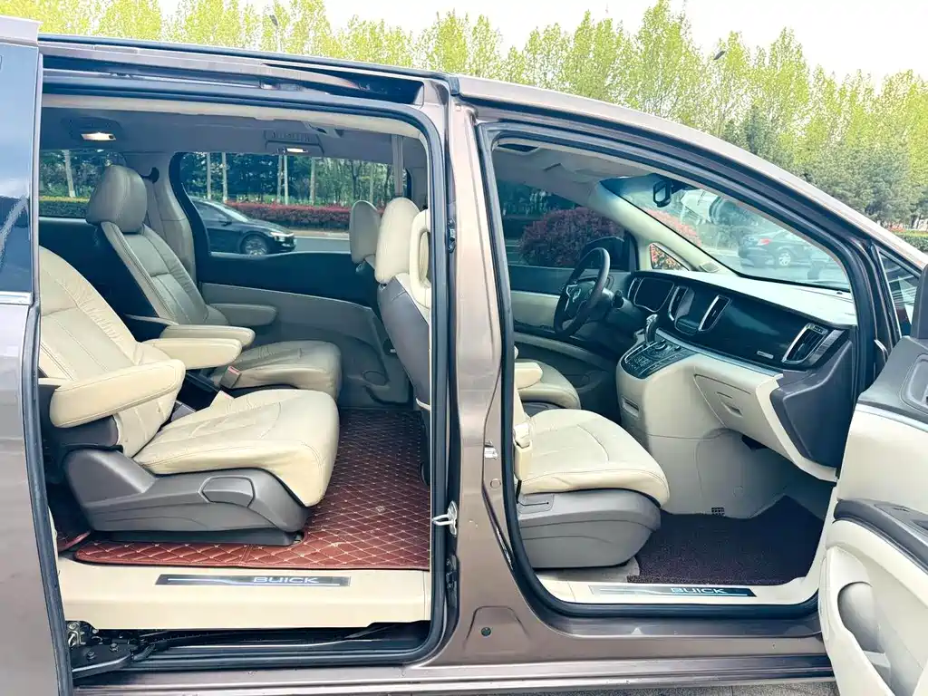 Buick GL8 — миниатюра 6