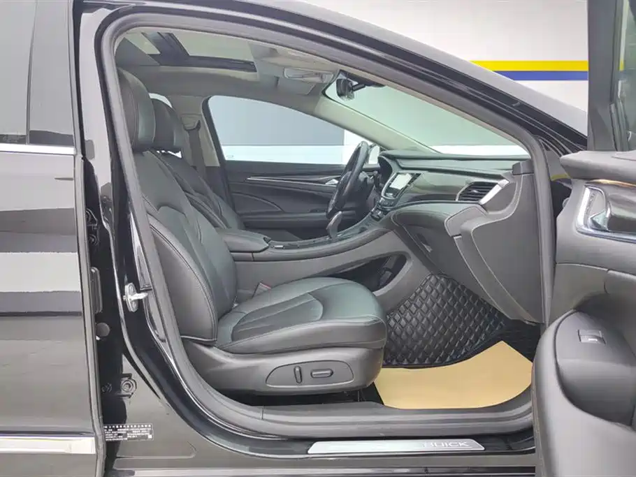 Buick LaCrosse 2021 652T Luxury