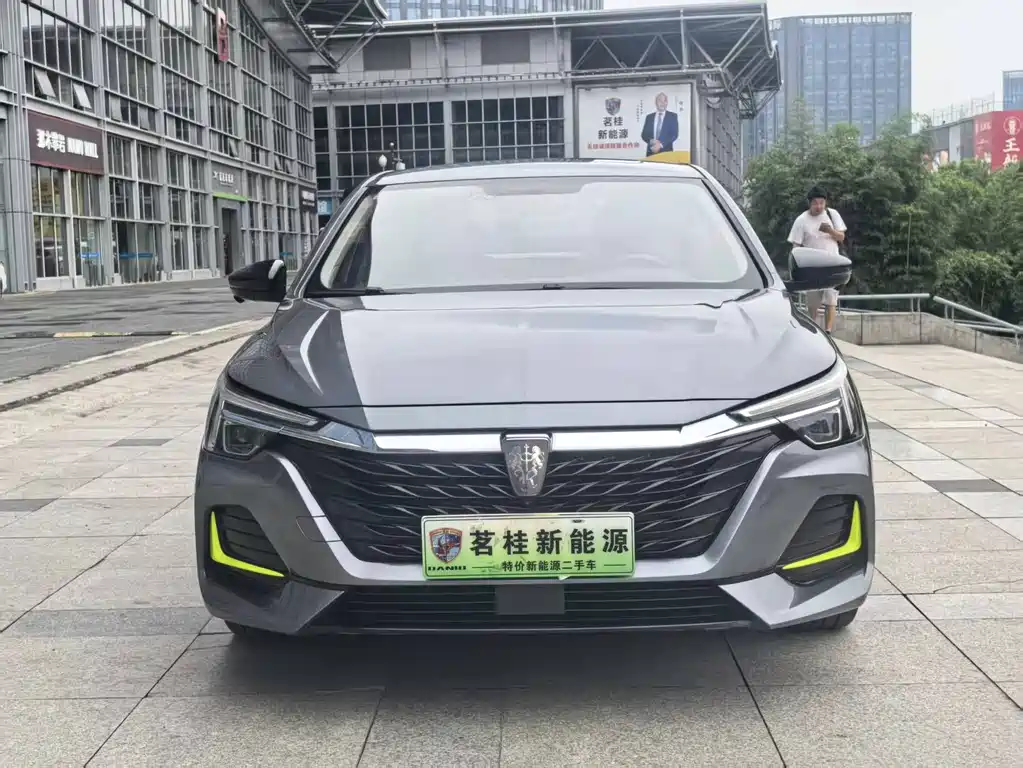 Roewe i6 MAX New Energy — миниатюра 3