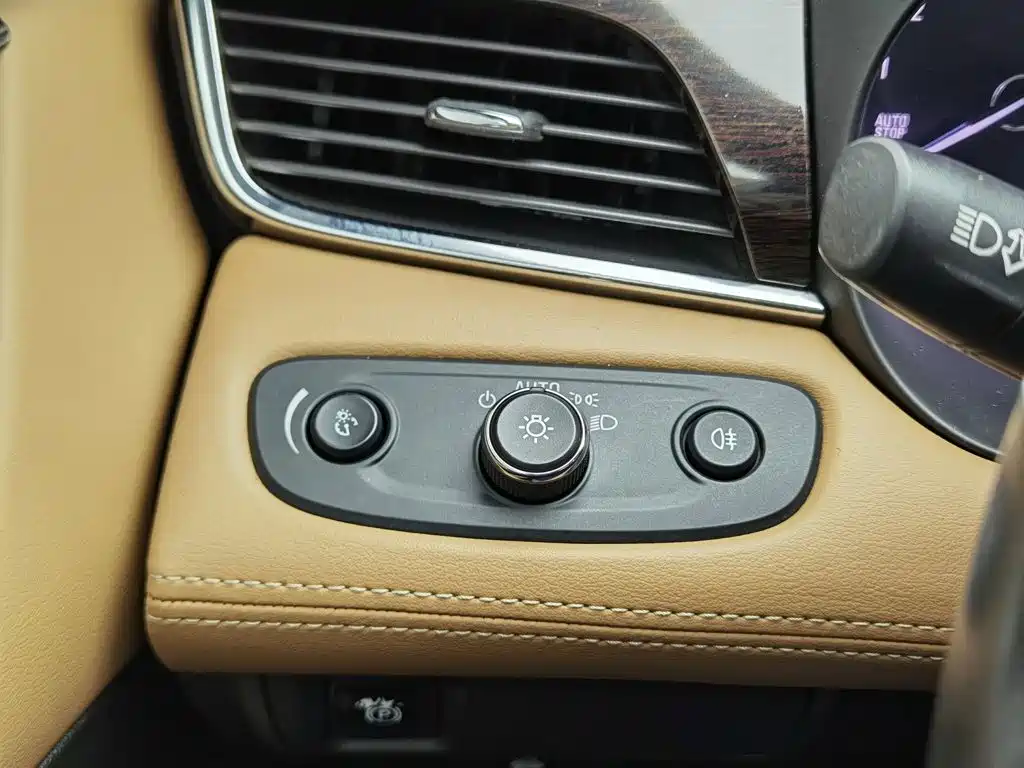 Buick LaCrosse — миниатюра 21
