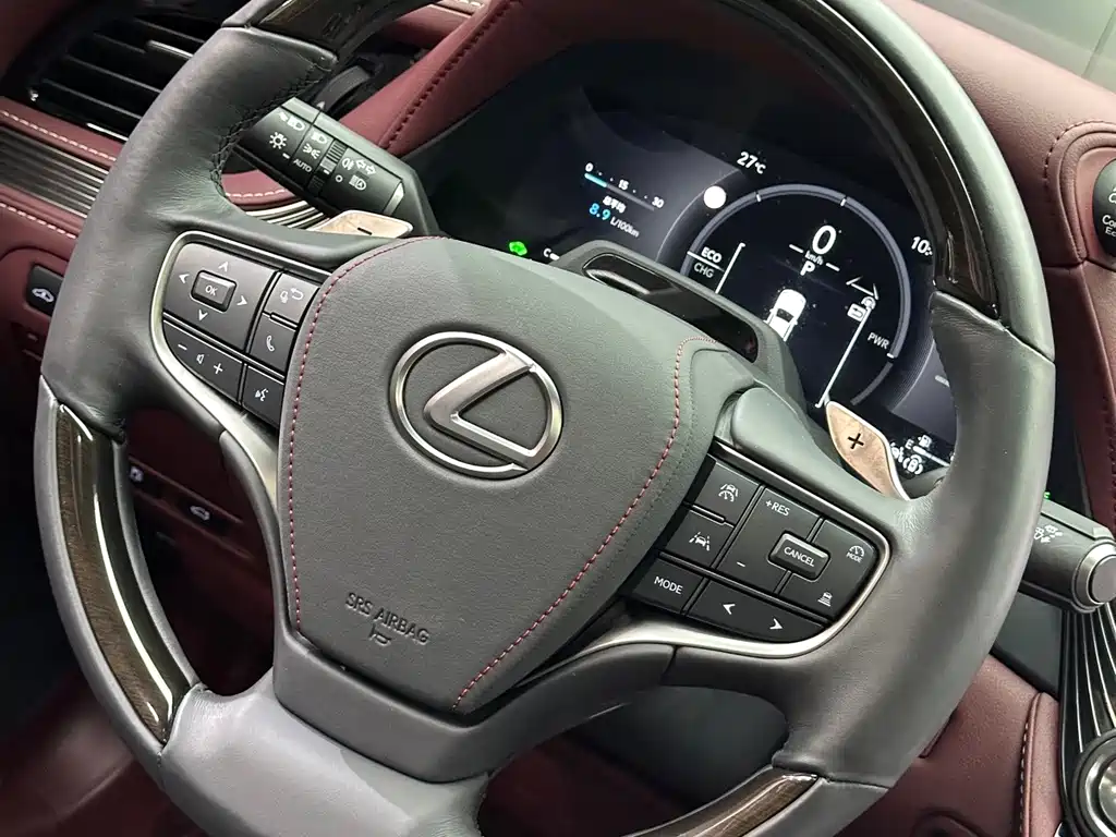 Lexus LS — миниатюра 29