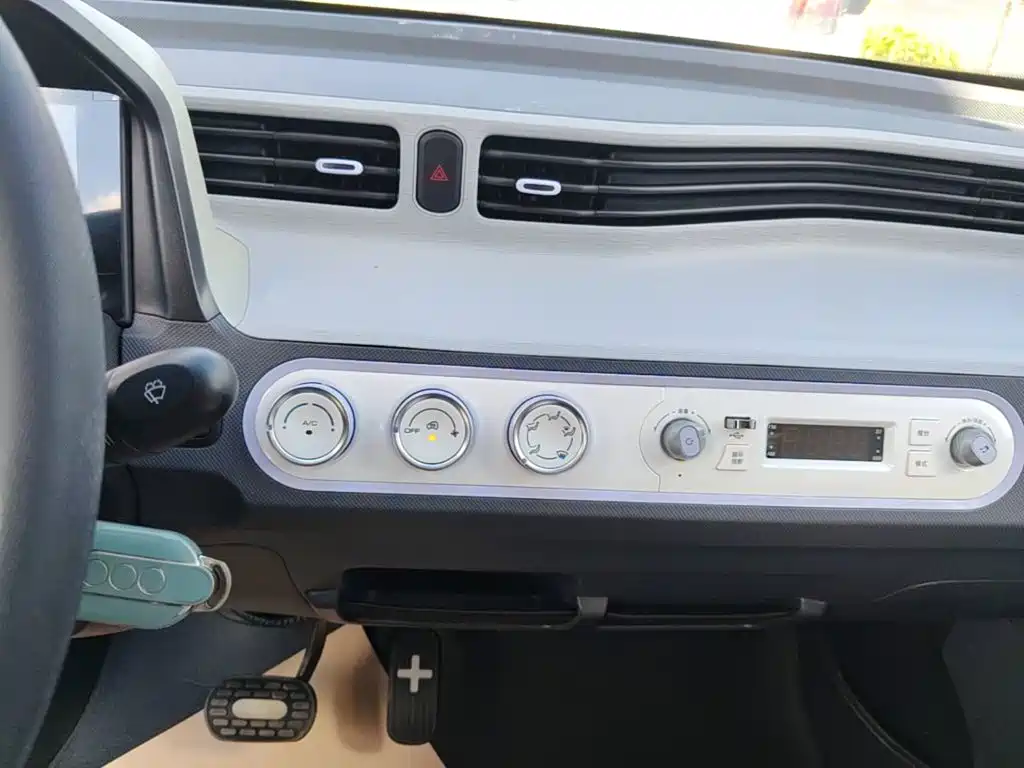 Wuling MINIEV — миниатюра 13