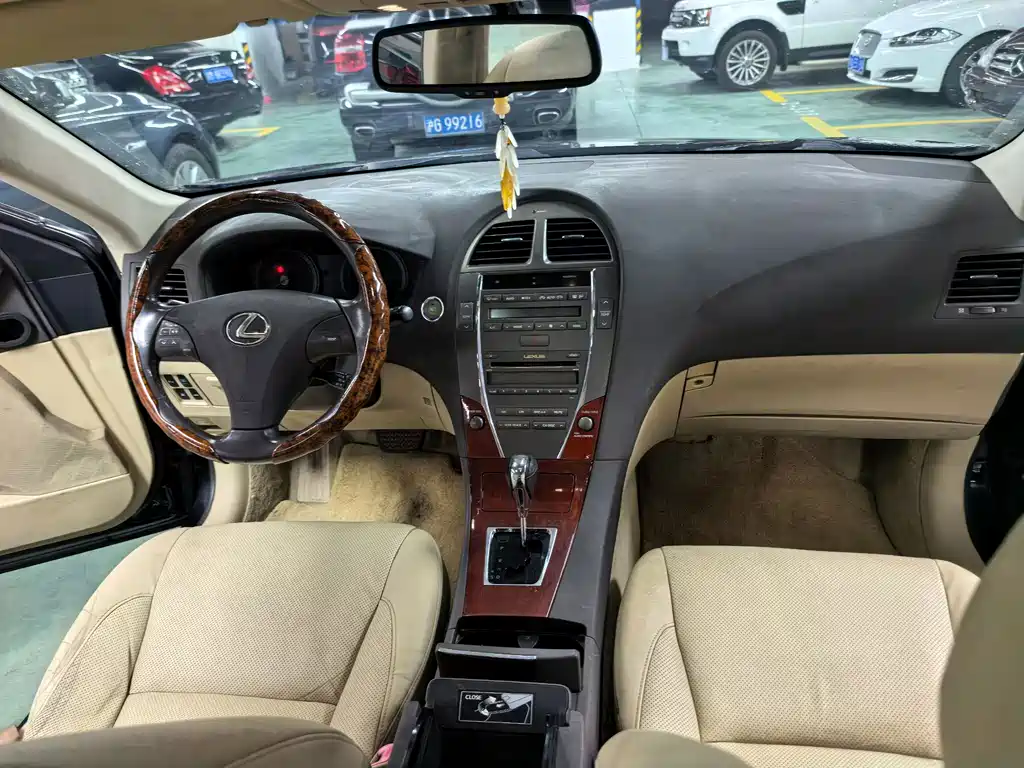 Lexus ES — миниатюра 7