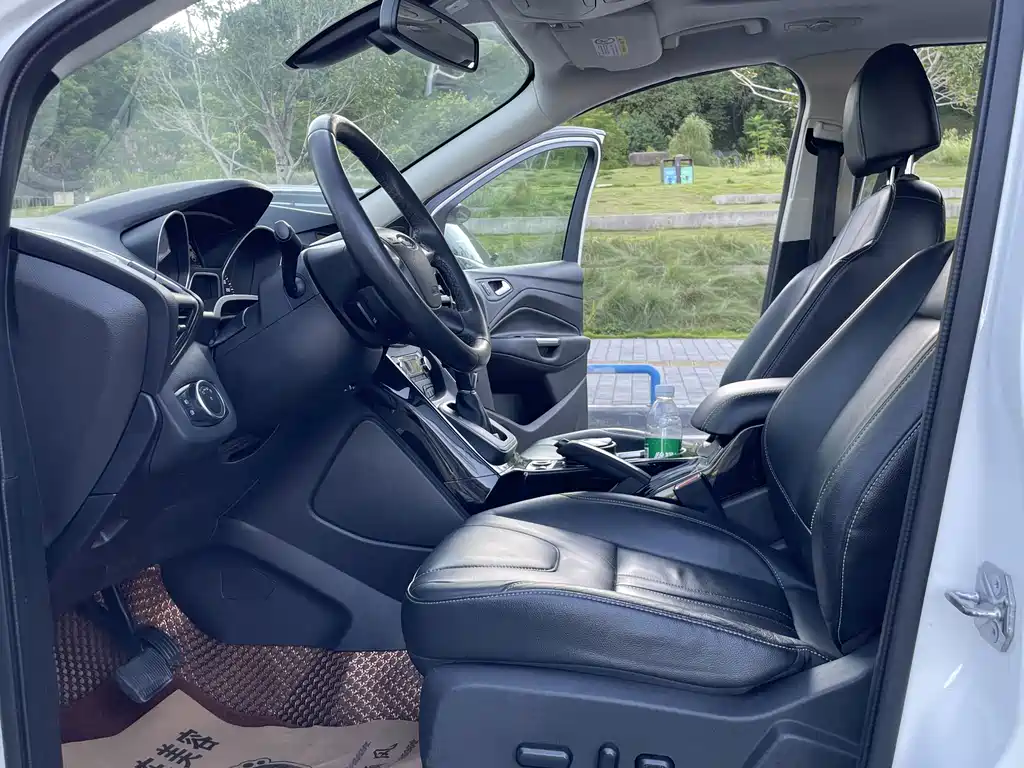 Ford Kuga — миниатюра 10