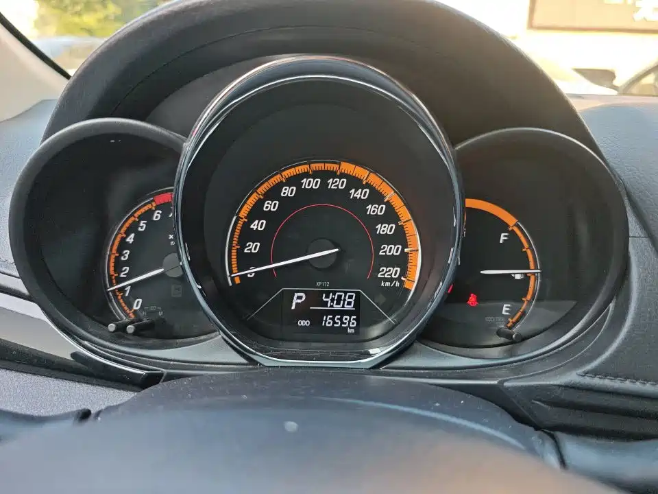 Toyota Yaris L — миниатюра 8