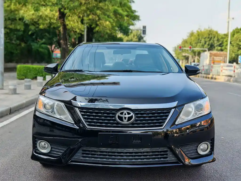 Toyota Camry — миниатюра 3