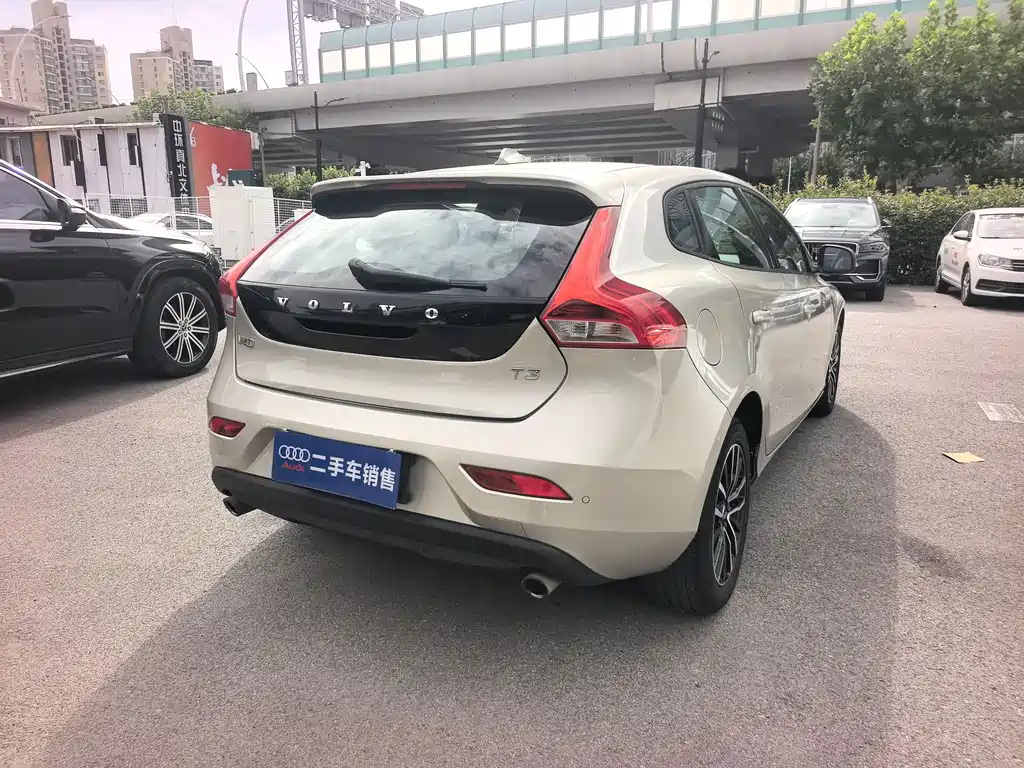 Volvo V40 — миниатюра 16