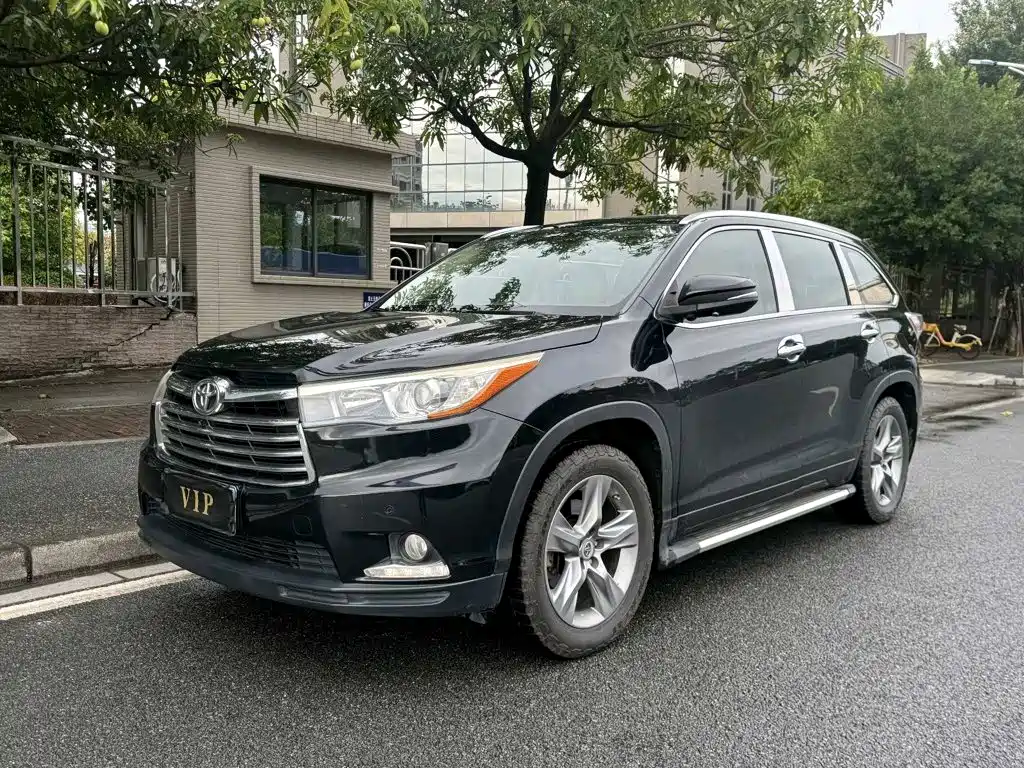 Toyota Highlander 2015 2.0T Luxury 7 мест