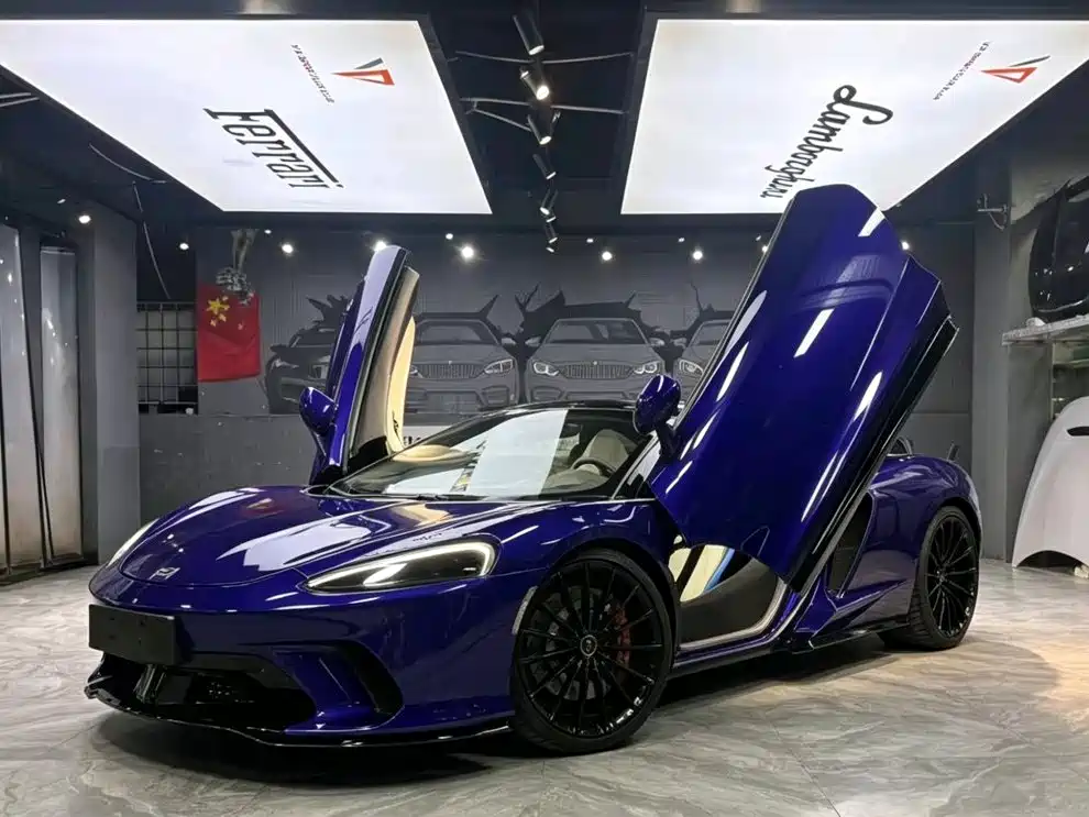 McLaren GT