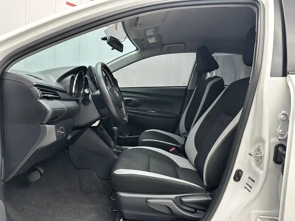 TOYOTA YARIS L ZHIXUAN