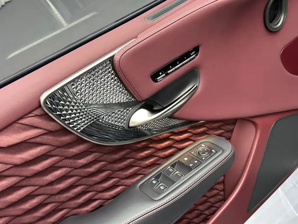 Lexus LS — миниатюра 11