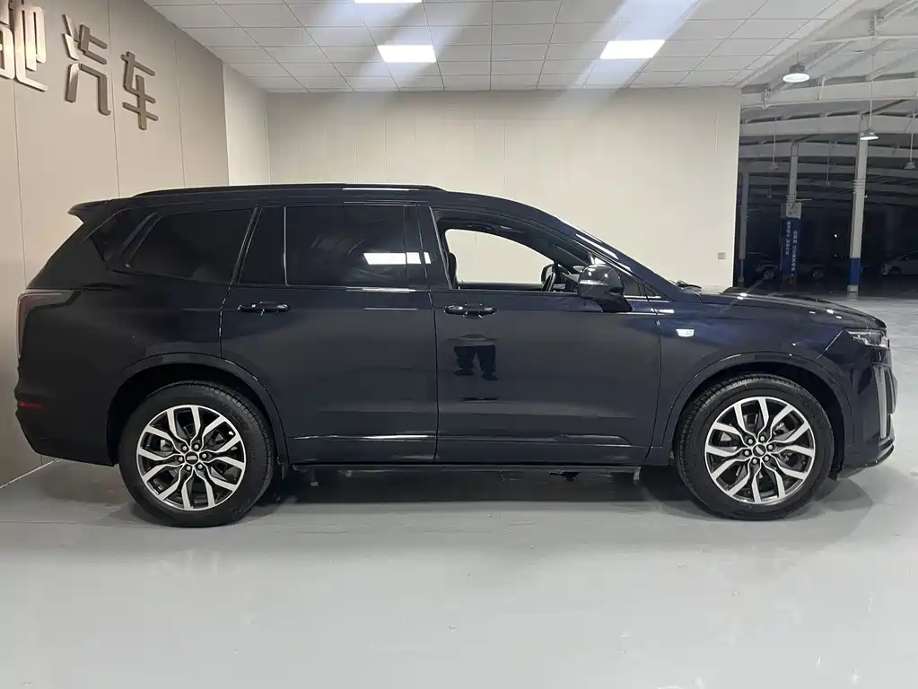 Cadillac XT6 — миниатюра 7