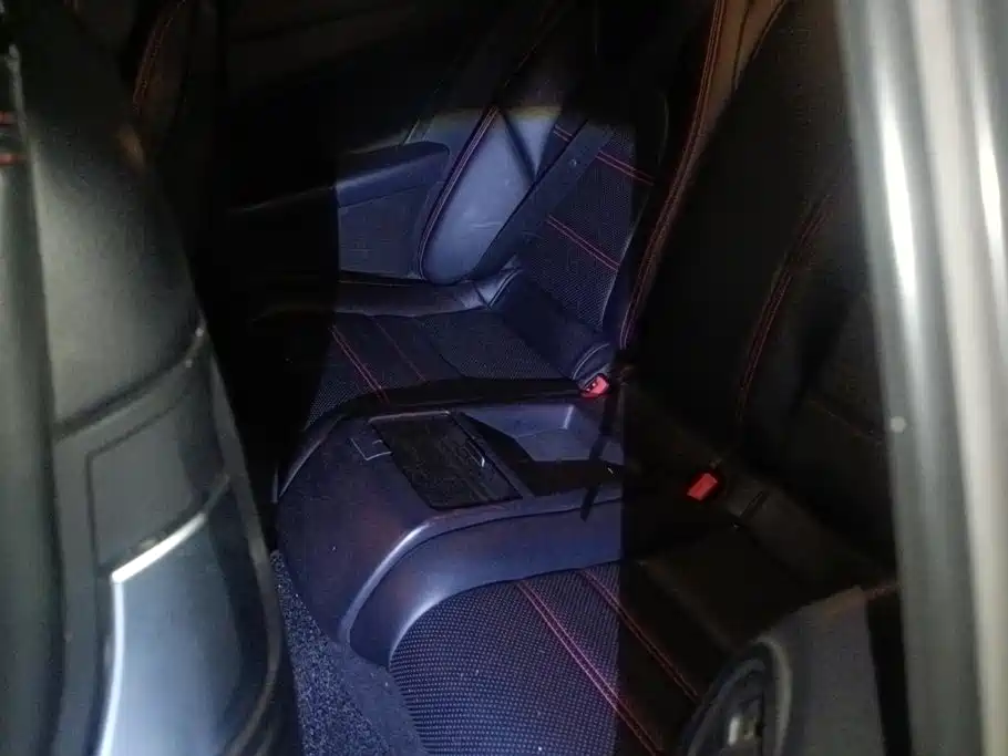 Mercedes-Benz E-Class (Import) — миниатюра 11