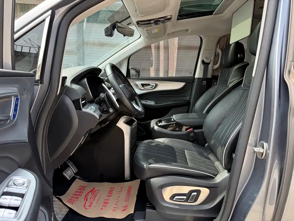 Roewe iMAX8 2022 400TGI