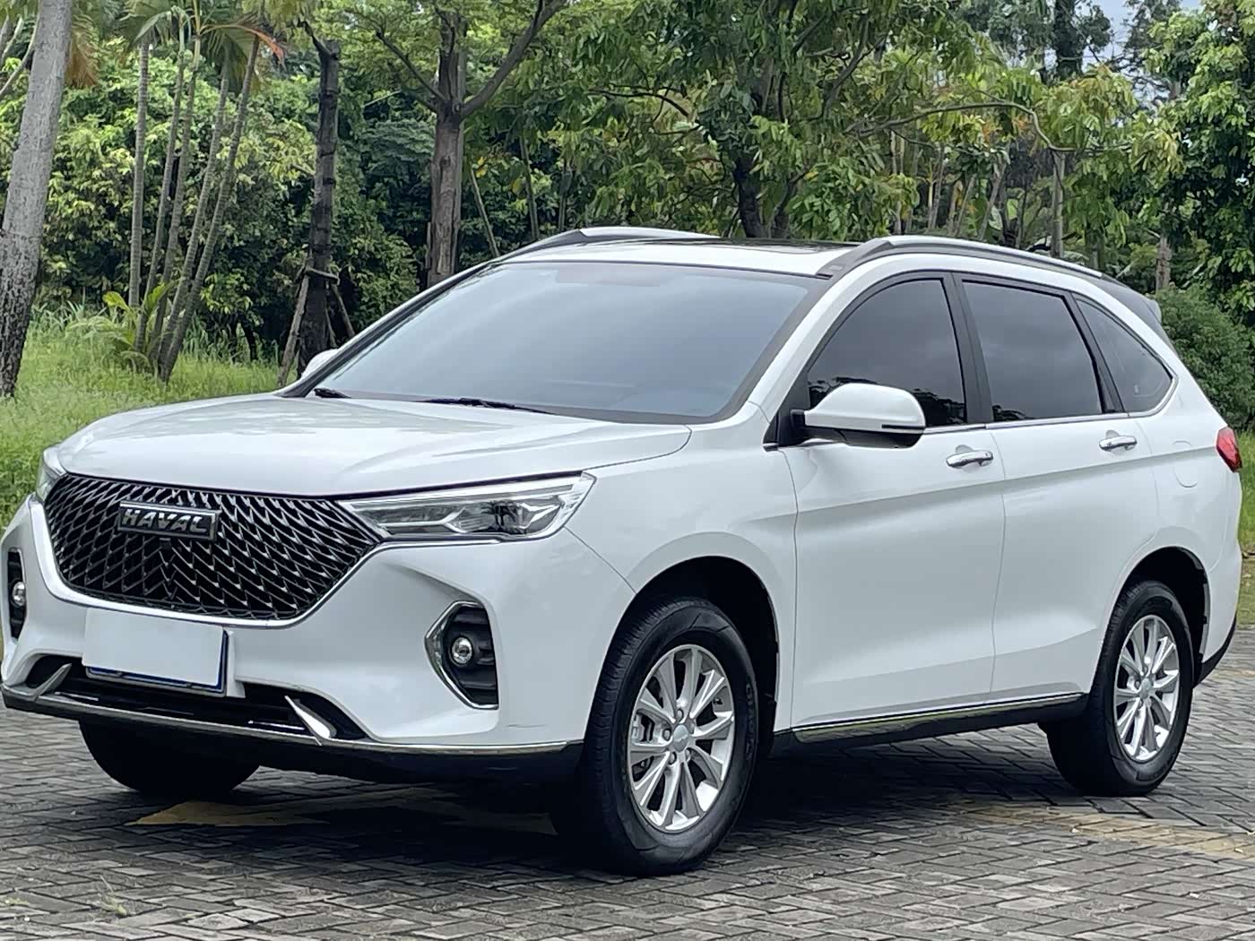 Haval Haval M6 1.5 л 2023 г. Белый, пробег 23000 км