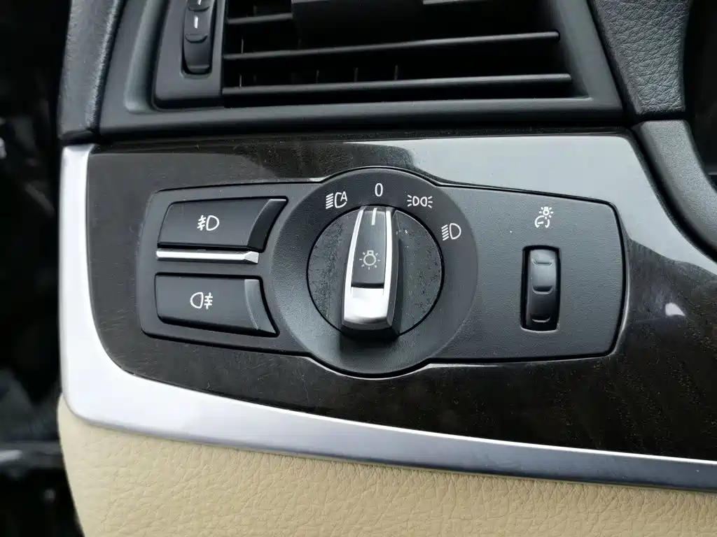 BMW 5 Series — миниатюра 21