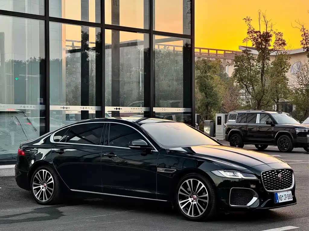Jaguar XFL 2023 XFL 2.0T P250 Premium Luxury