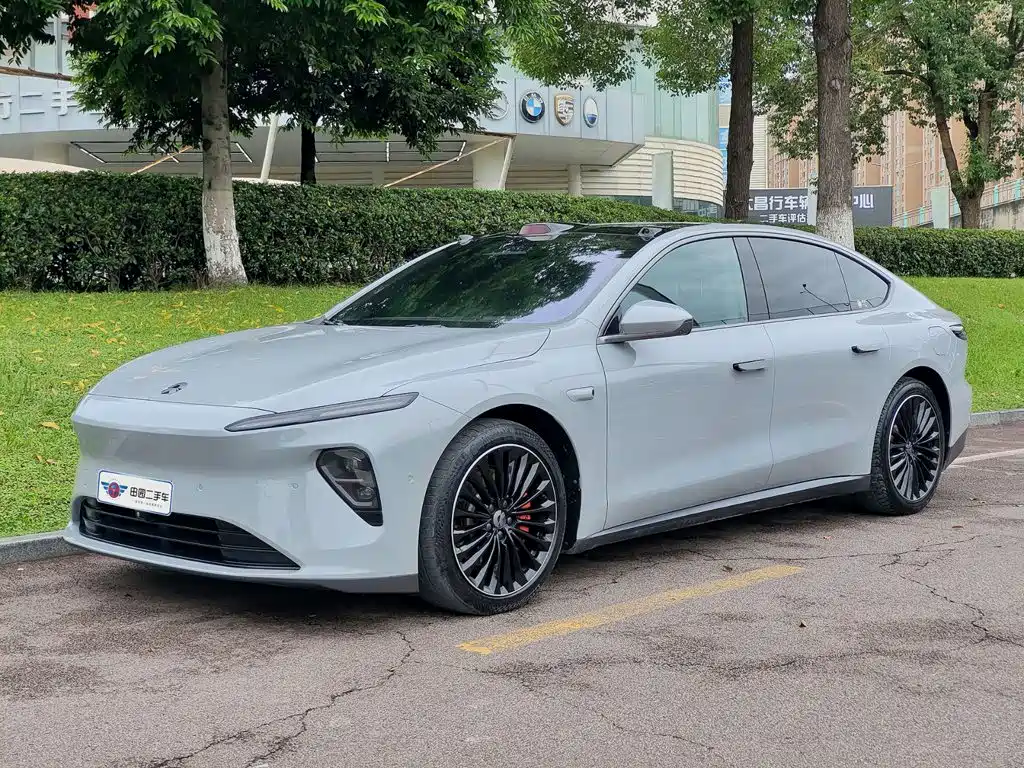 NIO ET7
