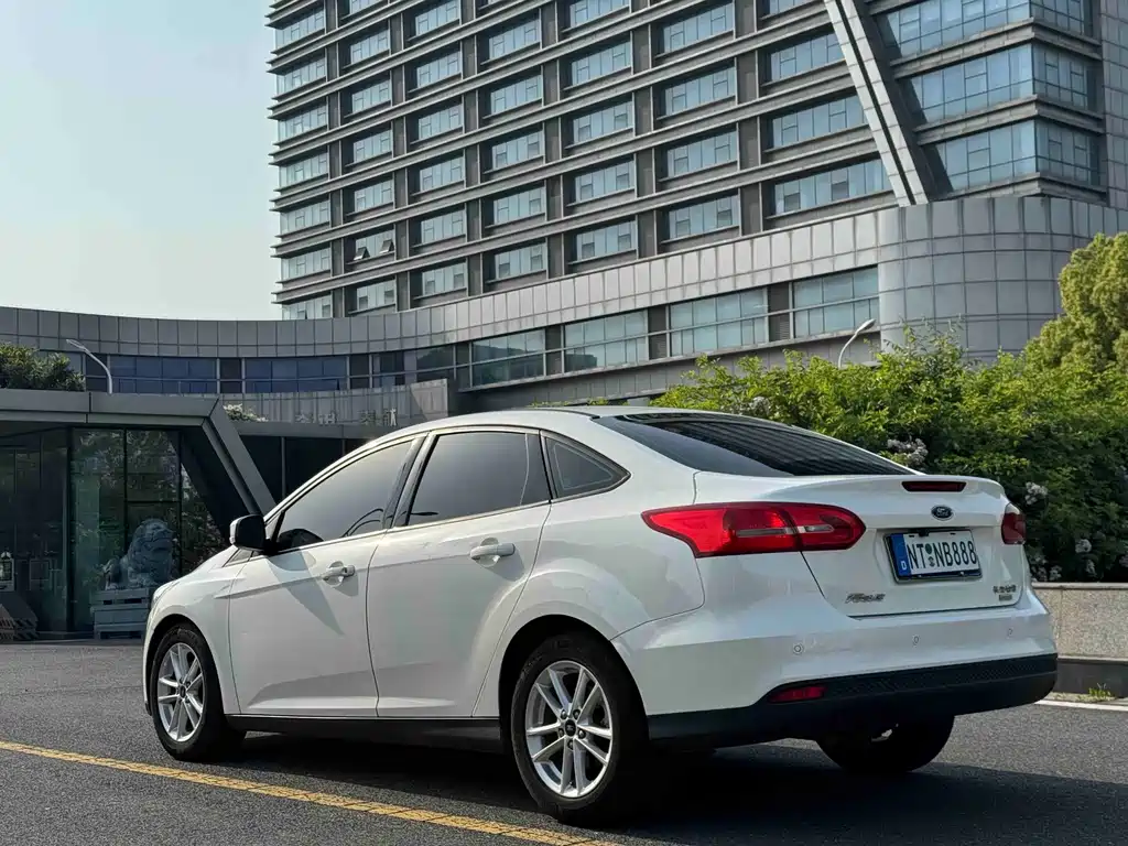 Ford Focus — миниатюра 7