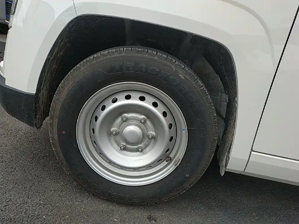 予风汽车 予风黄金仓 — миниатюра 23