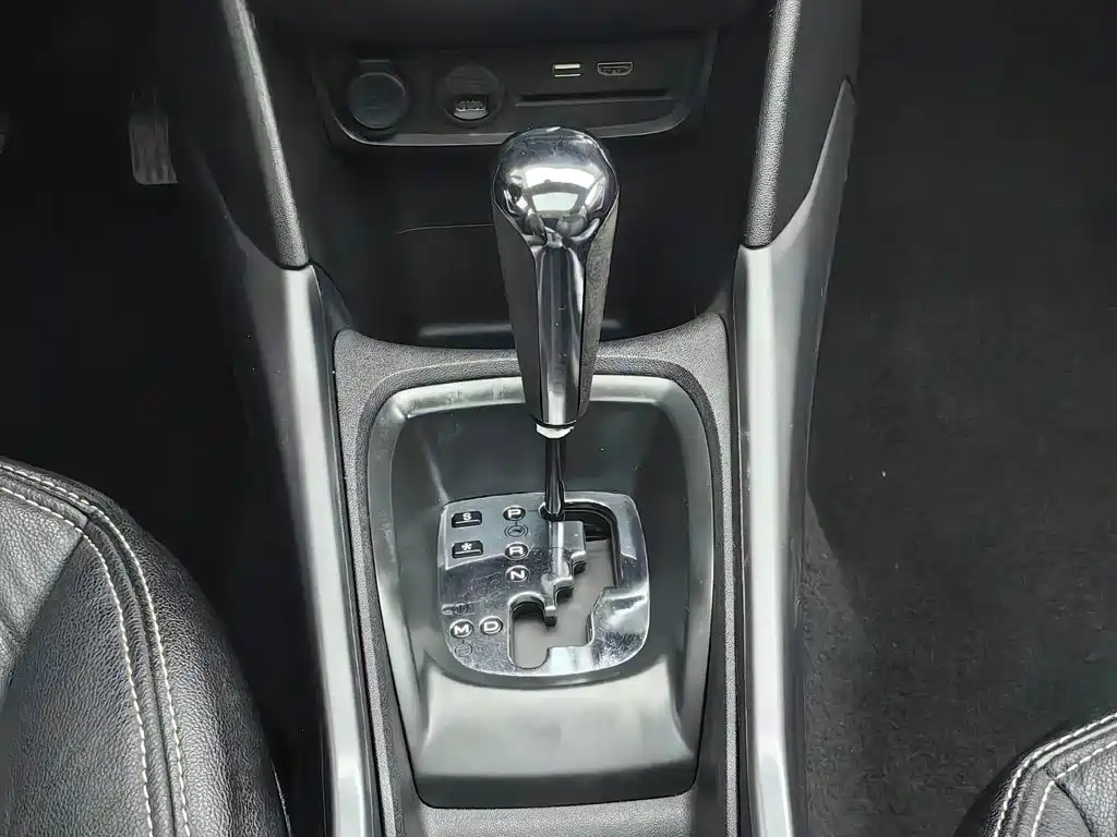 Peugeot 2008 — миниатюра 13