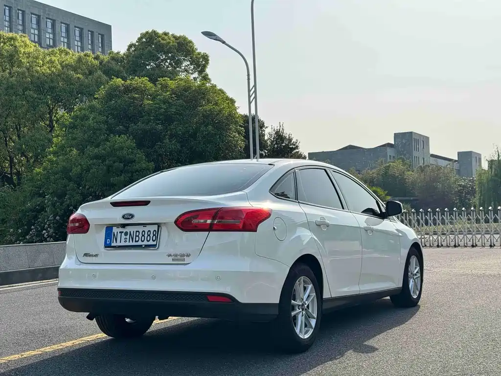 Ford Focus — миниатюра 9