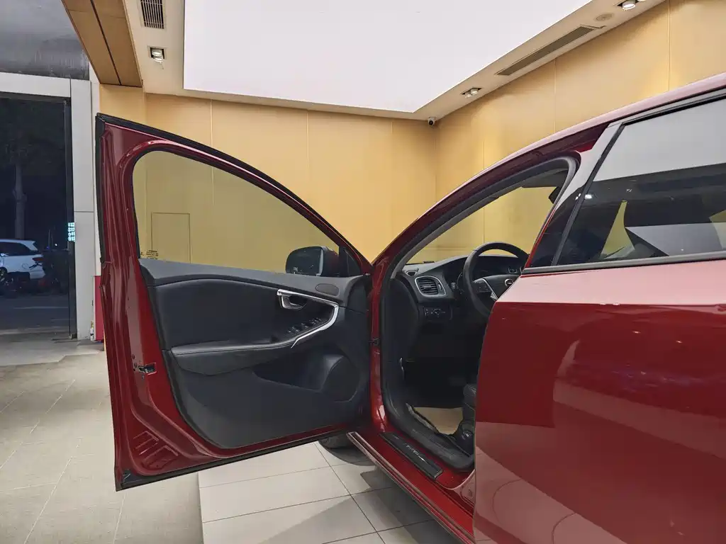Volvo V40 2018 T3