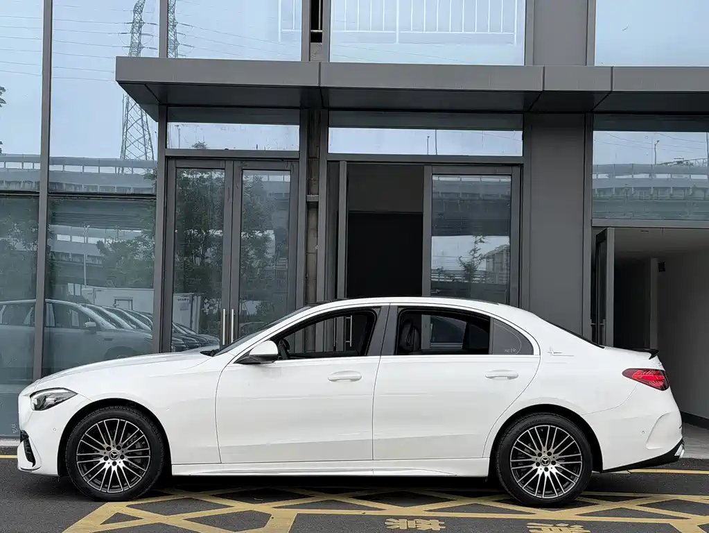 Mercedes-Benz C-Class — миниатюра 4