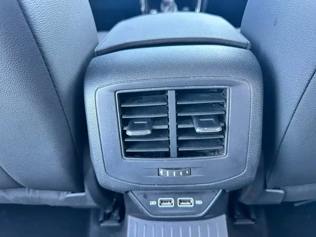 Volkswagen T-Roc — миниатюра 17