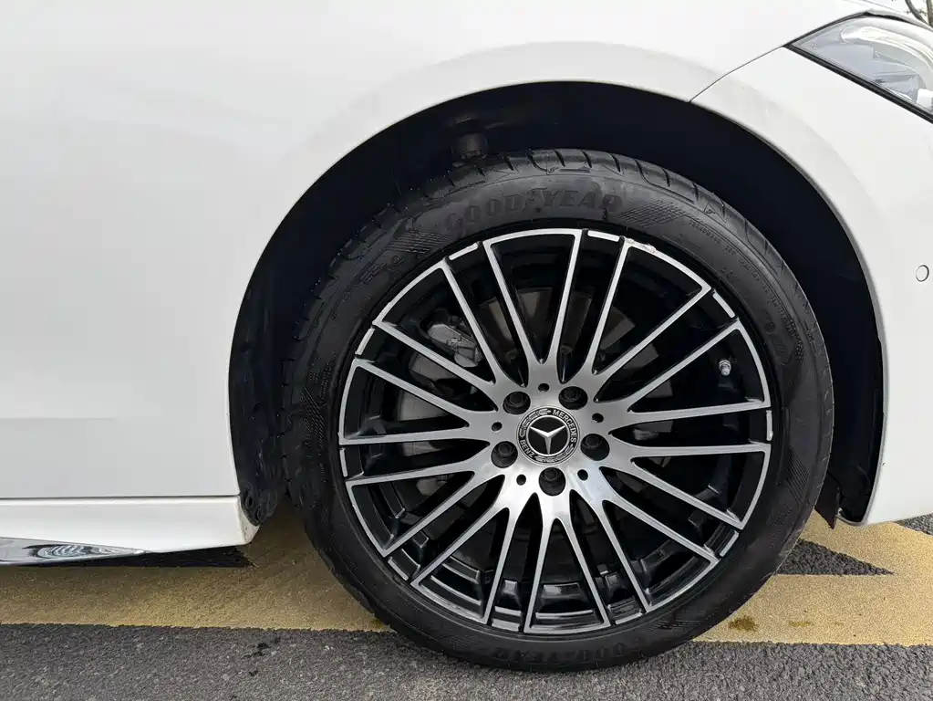 Mercedes-Benz C-Class — миниатюра 8