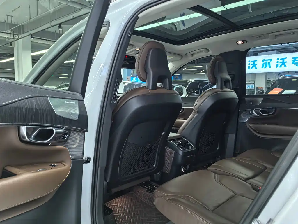 Volvo XC90 2020 T6 Luxury 7 мест