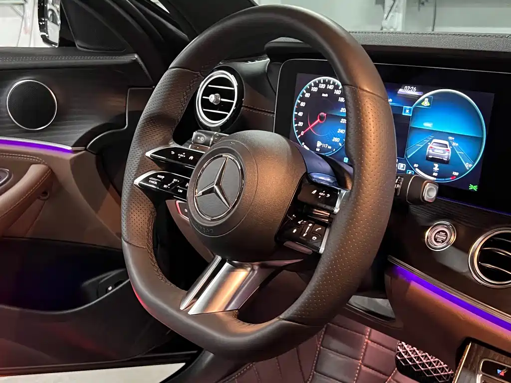 Mercedes-Benz E-Class — миниатюра 19