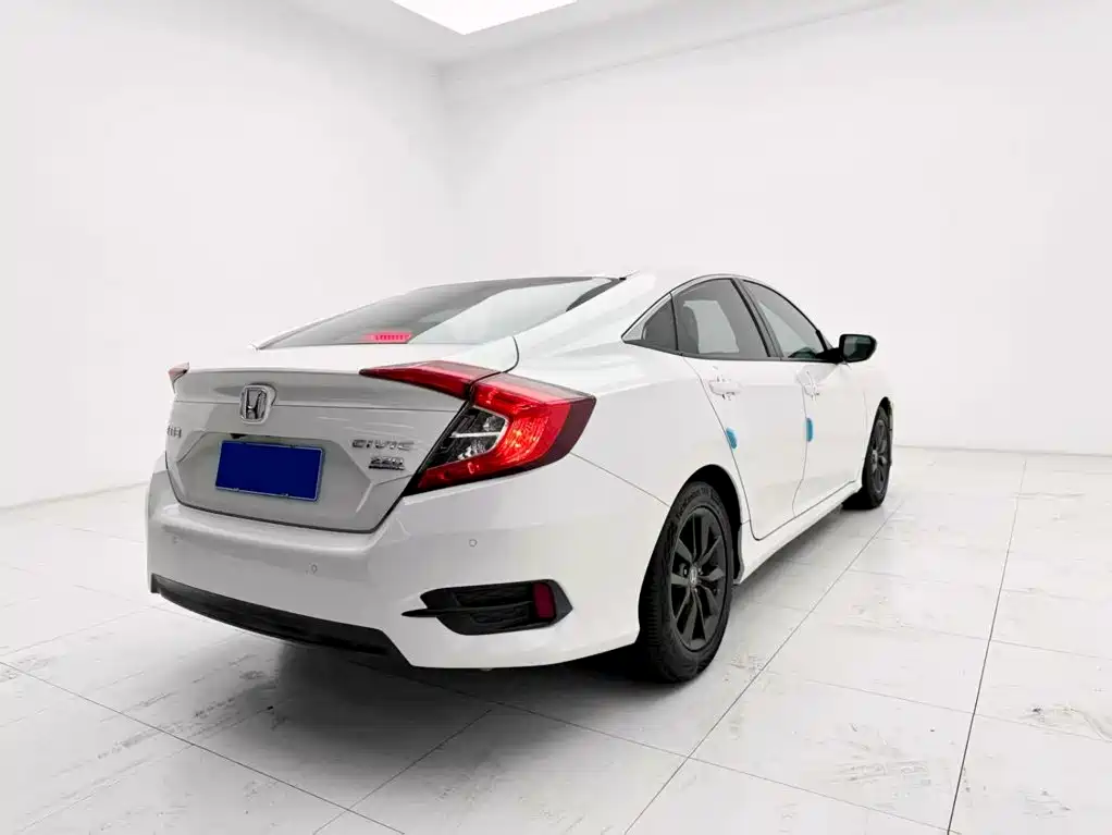 Honda Civic — миниатюра 9