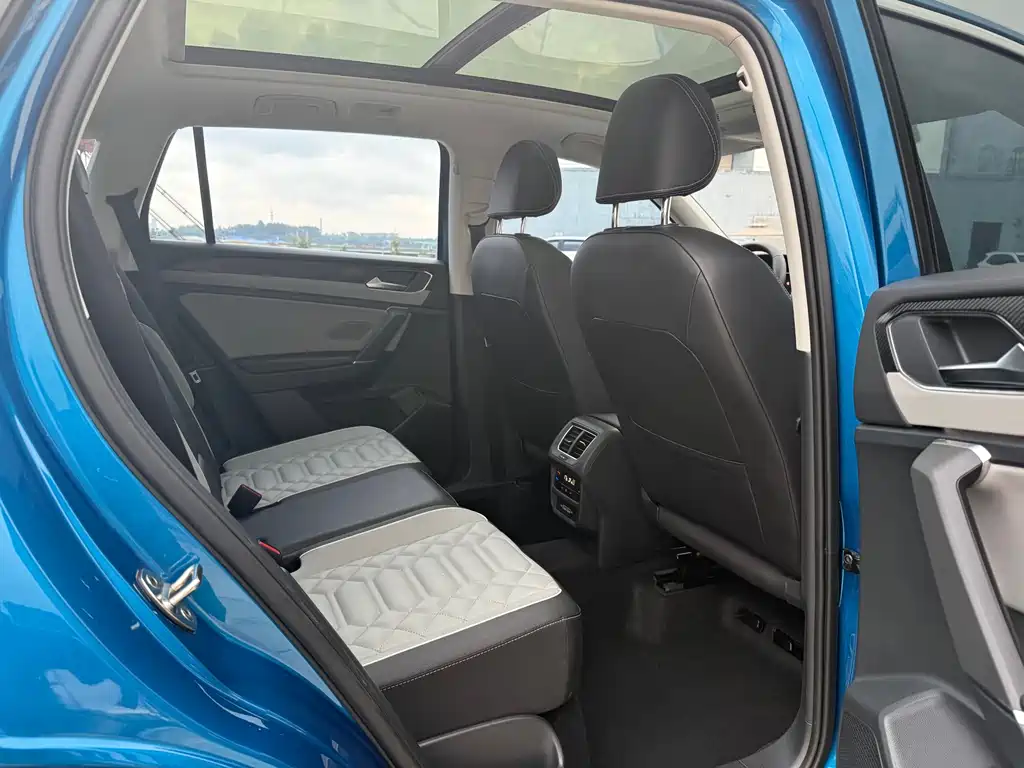 Volkswagen GTE PHEV - фото 25