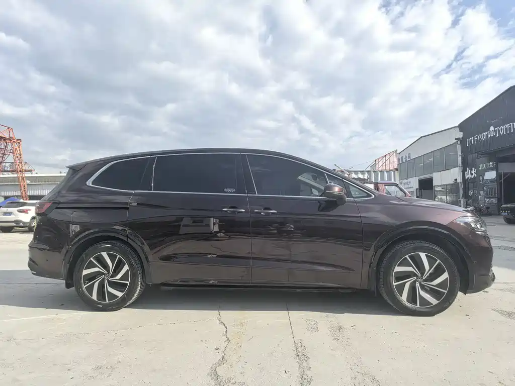 Volkswagen Viloran 2023 380TSI