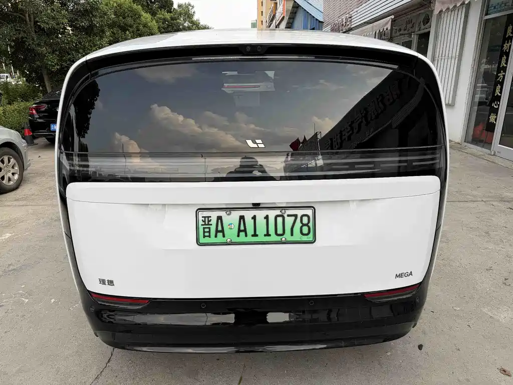Li Auto MEGA 2025 Home