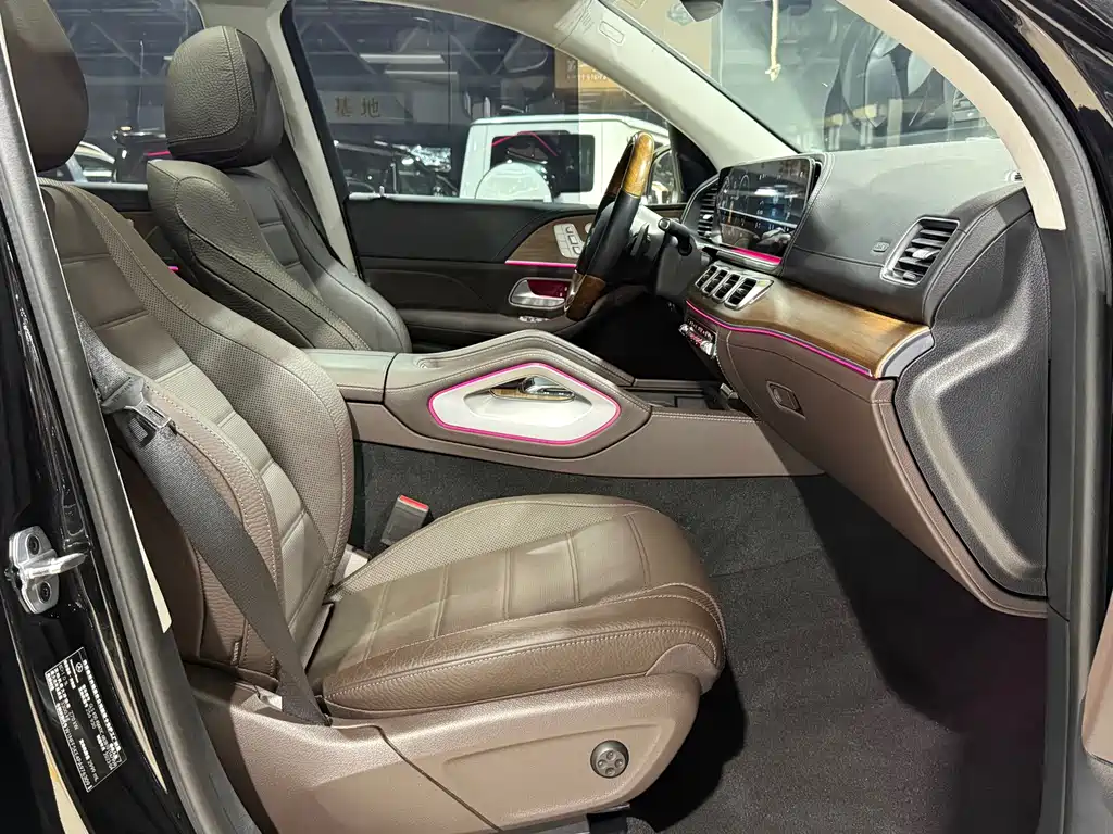 Mercedes-Benz GLS — миниатюра 8