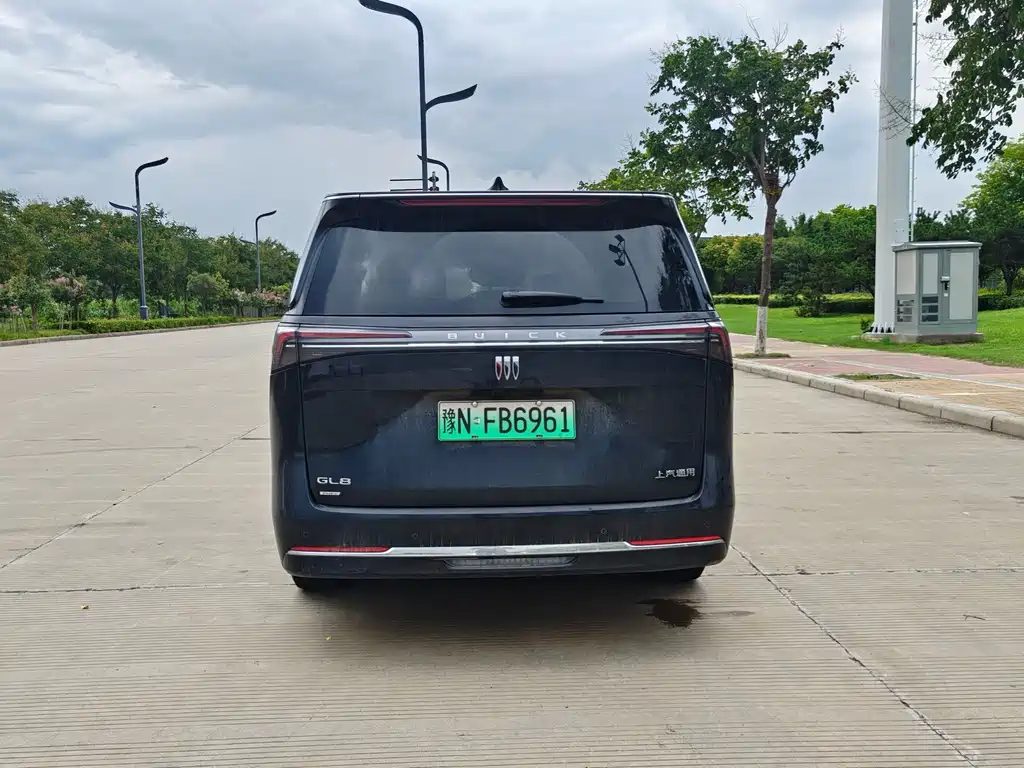 Buick GL8 Hybrid — миниатюра 5
