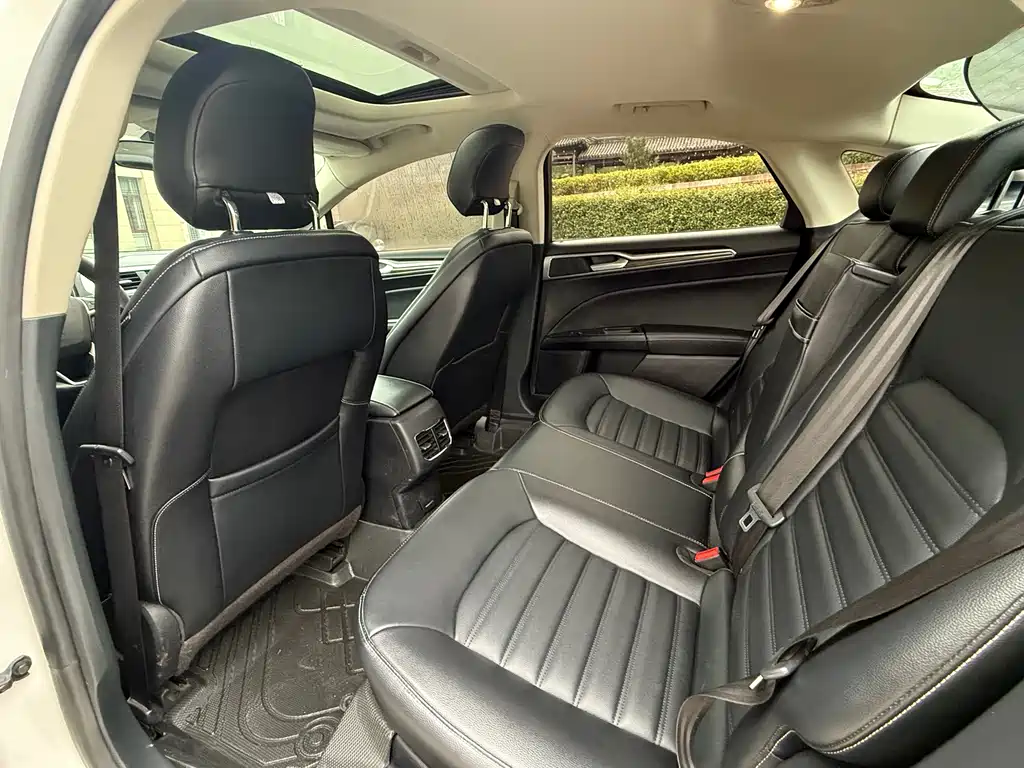 Ford Mondeo — миниатюра 8