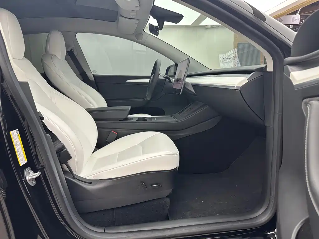 Tesla Model Y — фотографии объявления, Фото 16