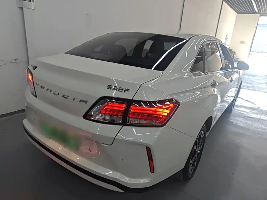 Venucia D60EV