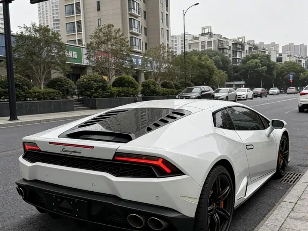 LAMBORGHINI HURACÁN