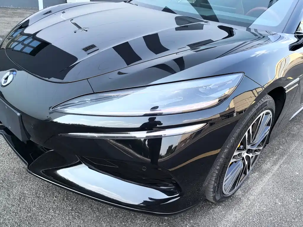 Denza Z9GT