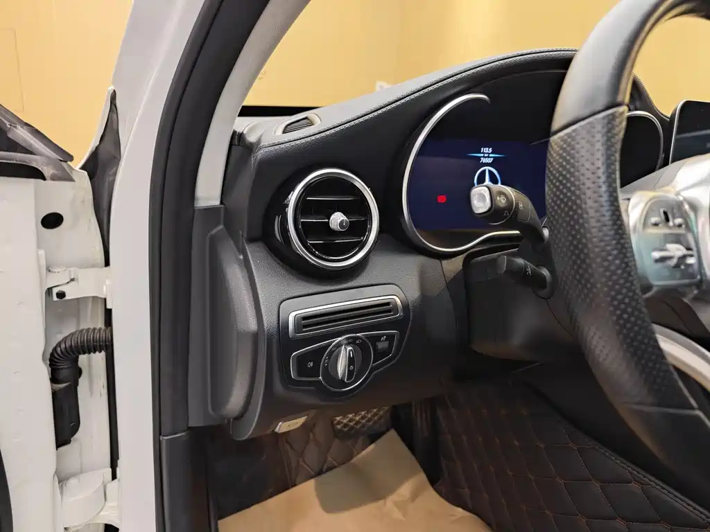 MERCEDES-BENZ C CLASS